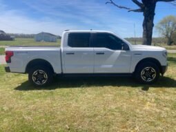 
										2022 Ford F-150 Lightning Pro full									