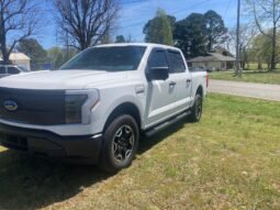 
										2022 Ford F-150 Lightning Pro full									