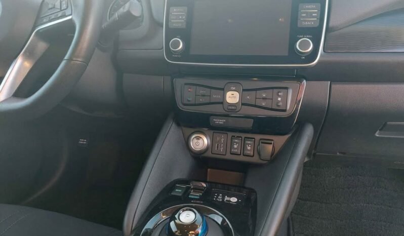 
								2022 Nissan LEAF SV full									