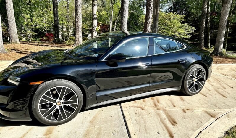 
								2021 Porsche Taycan Base full									